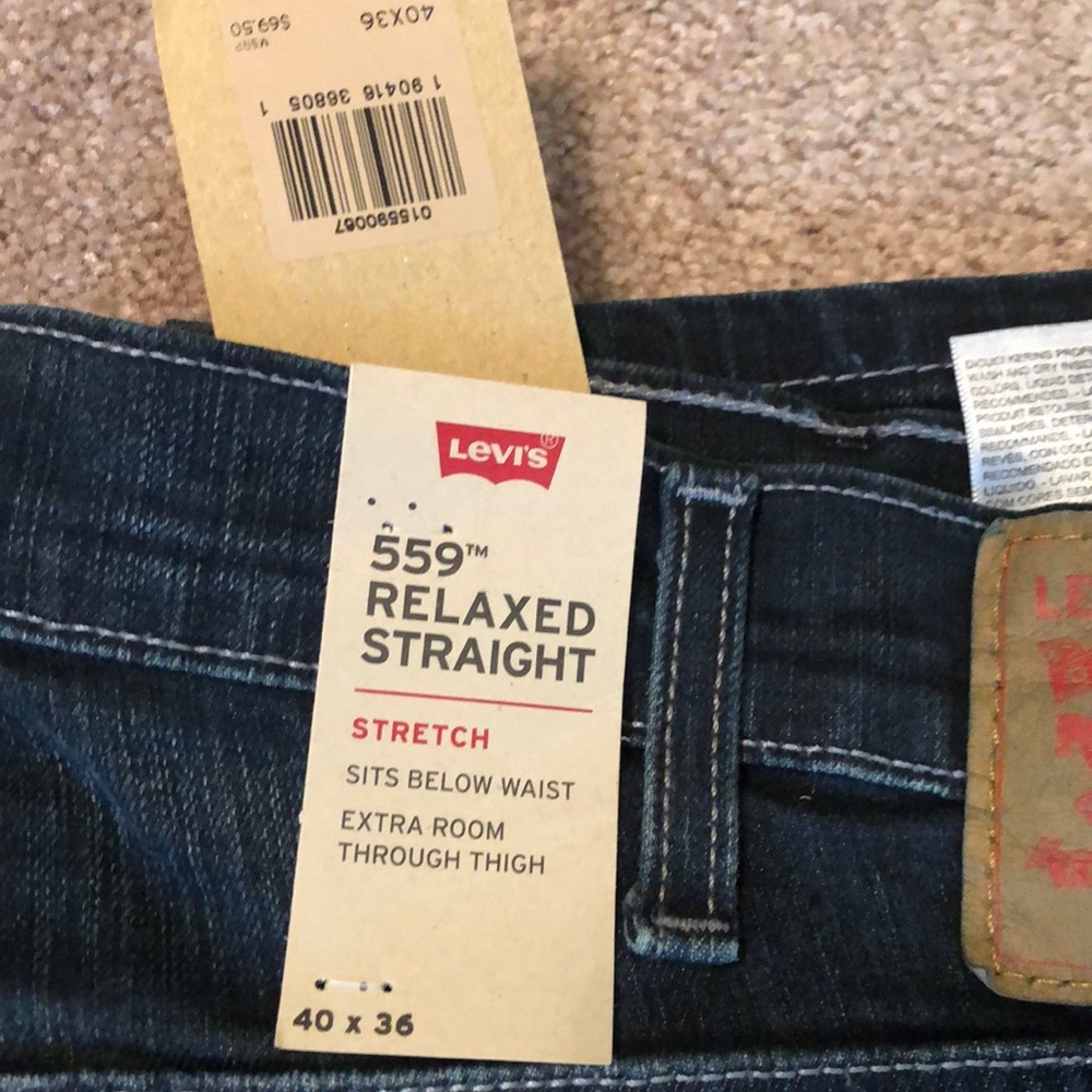 Men’s Levi’s relaxed fit size 40x36. NWT!!